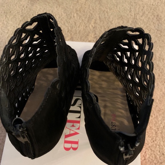 Faux Suede Hearts Booties Gently pre-loved - Picture 5 of 7